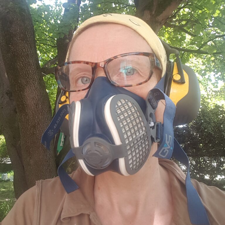 EPI pour poncer un meuble