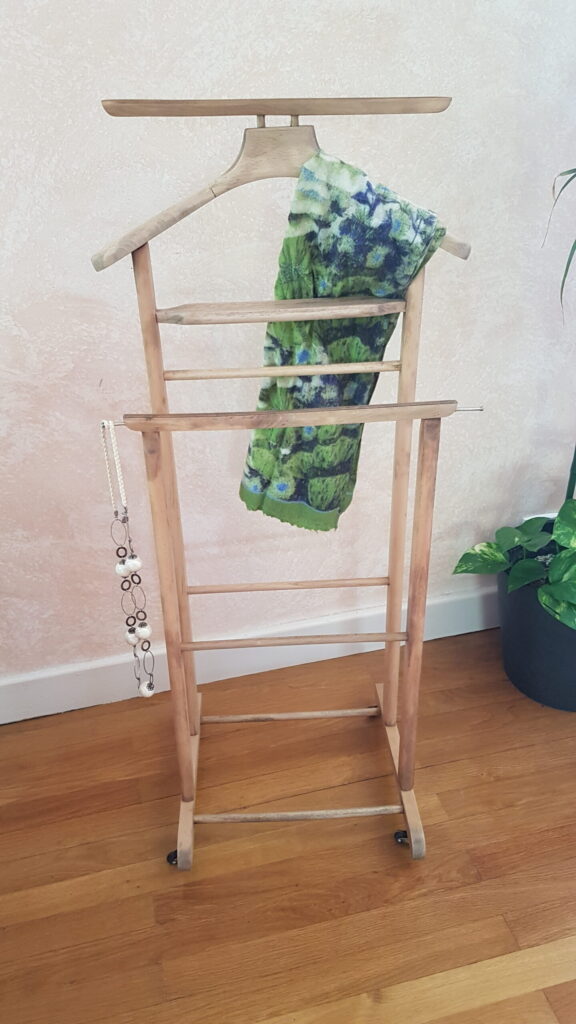 Valet de nuit design Italien année 50 relooké - en scène