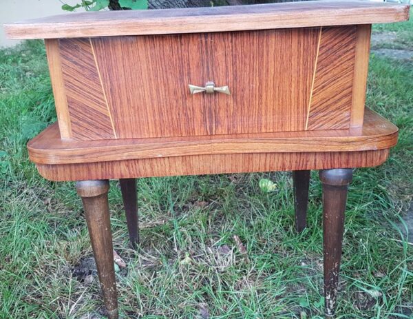 Chevet60sAbeille_Avant