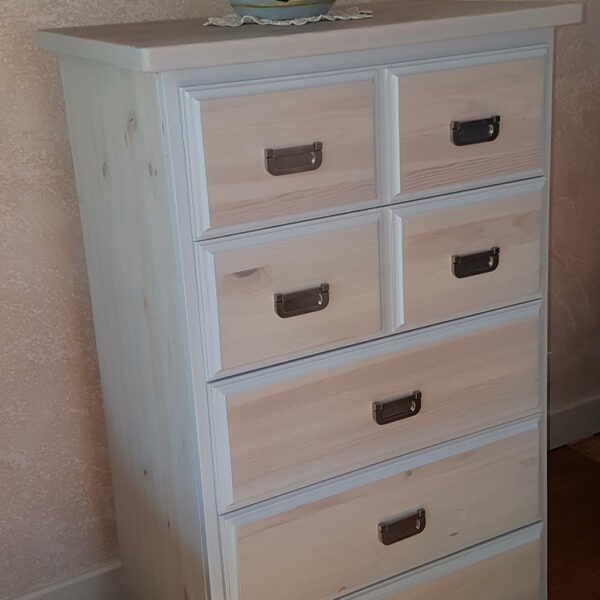 Chiffonnier en pin relooké