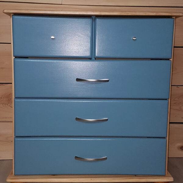 Commode en pin relookée
