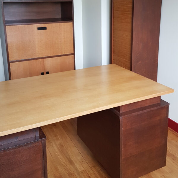 Ensemble des pièces d'un bureau des années 50 relooké