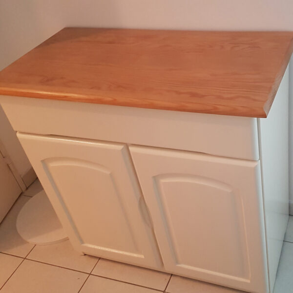 Meuble de rangement en pin relooké