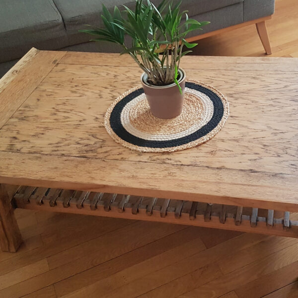 Table basse en bois exotique rénovée en finition huilée