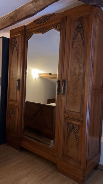 Armoire noyer massif AVANT éclaircir