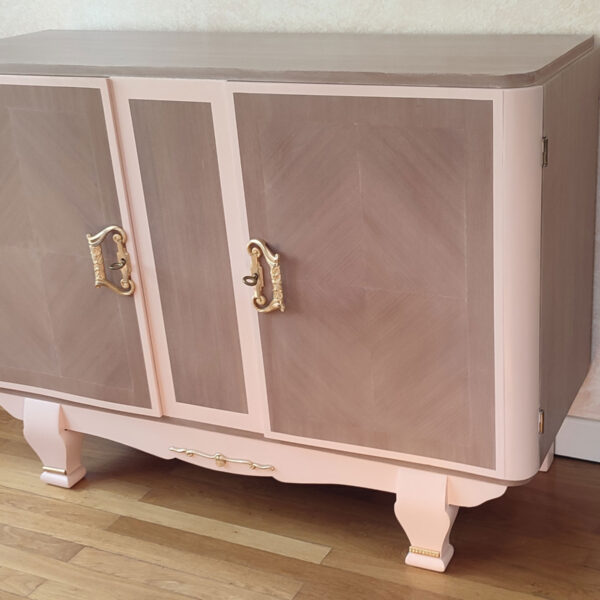 Enfilade style 60s en merisier relookée tons roses