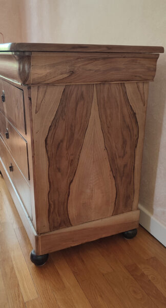 Commode noyer et ronce de noyer, finition huilée, vue de côté