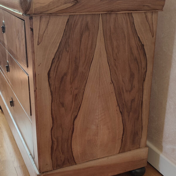 Commode noyer et ronce de noyer, finition huilée, vue de côté