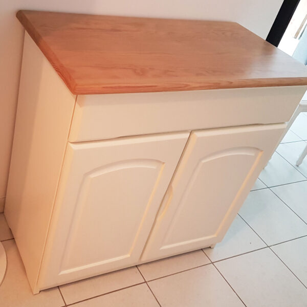 Meuble de rangement en pin