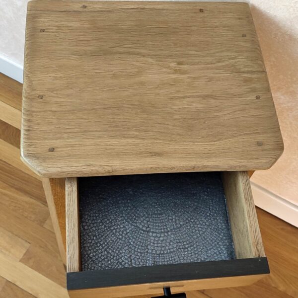 Petit confiturier en chêne, vue de dessus