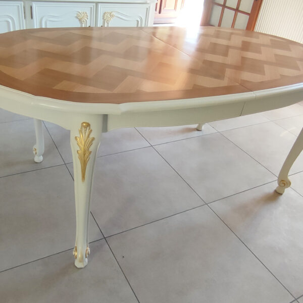 Table salle à manger en merisier blanche et dorures, plateaux au naturel