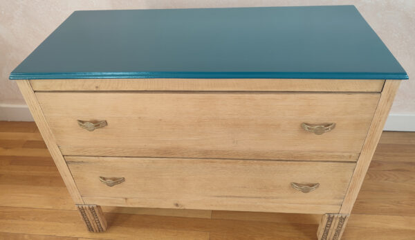 Commode 2 tiroirs en chêne et plateau teinte plume de paon