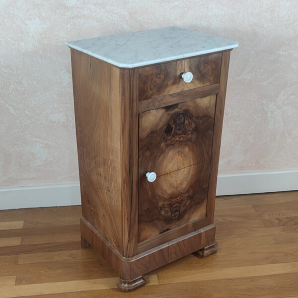 Table de chevet fruitier et marbre blanc