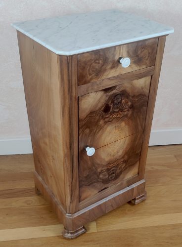 Table de chevet fruitier et marbre blanc