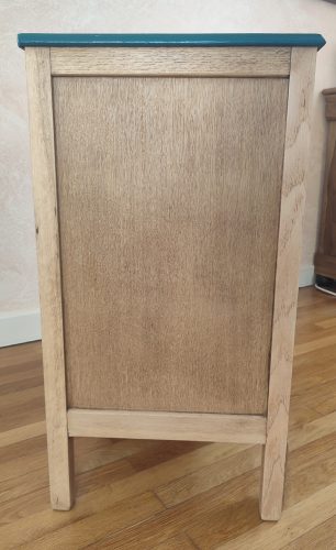 Commode 3 tiroirs en chêne avec plateau plume de paon - vue de côté