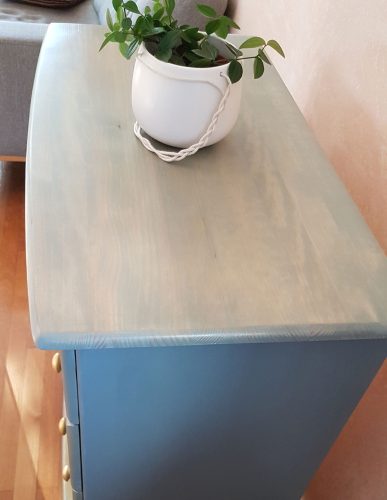 Plateau lasuré bleu de la commode