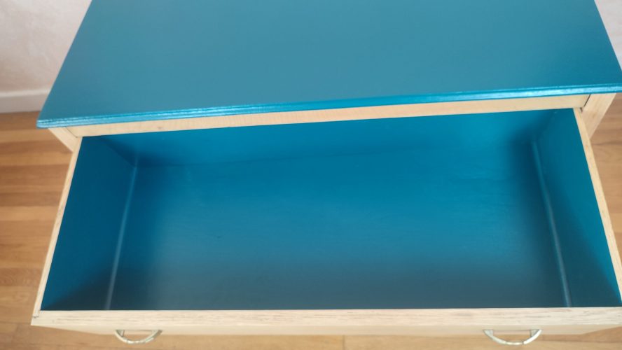 Détail de la peinture du fond de tiroir