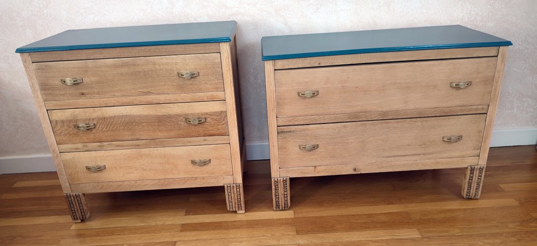 Commodes en chêne avec plateau plume de paon assorties