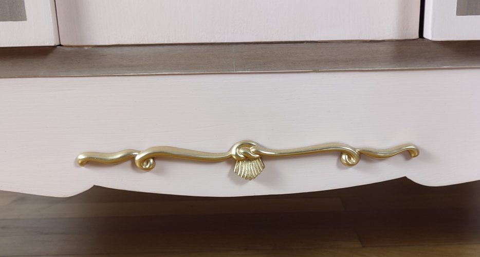 Enfilade Vintage ton bouton de rose vue détail